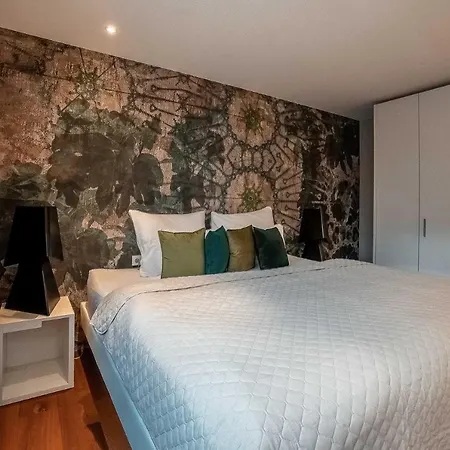 Going Triple A North Apartment *