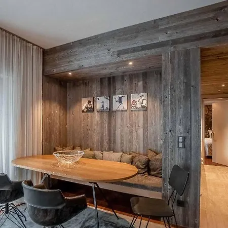 Going Triple A North Apartment