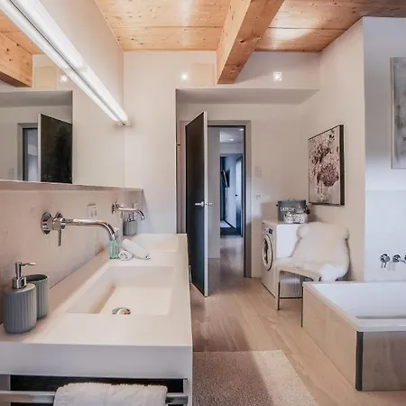 Going Triple A North Apartment