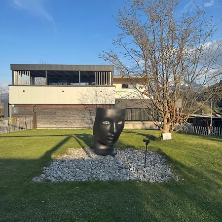 Going Triple A North Apartmán